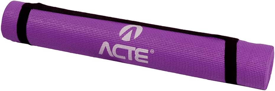 Tapete de yoga roxo enrolado com o nome da marca "ACTE". Uma ideia de presente para madrasta que estimula a vida ativa e saudável